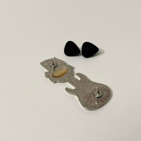 2010 Hard Rock Cafe Pin Toronto Maple Leaf Guitar - Picture 7 of 8